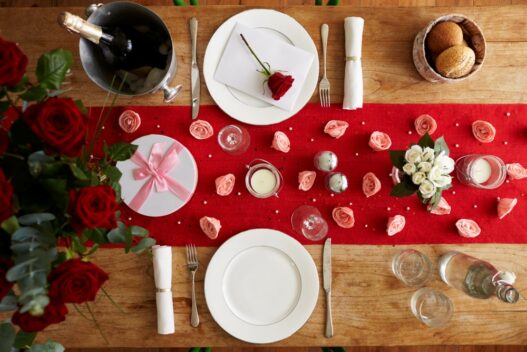 Bord med rød bordløber